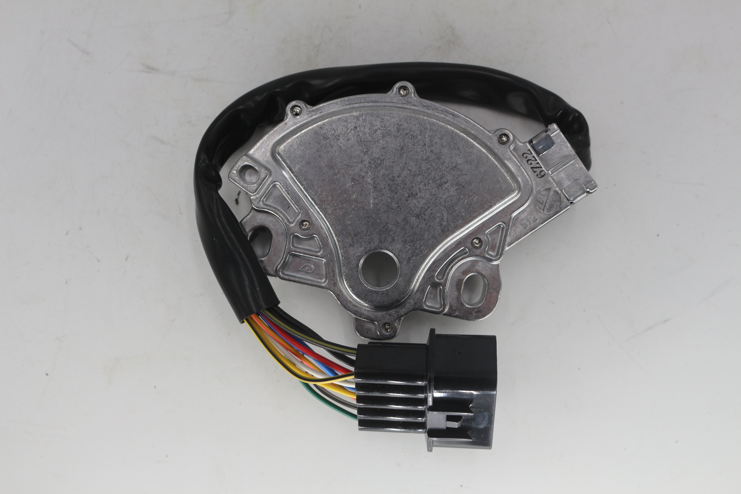 Spínač polohy převodovky MR263257 angle 3