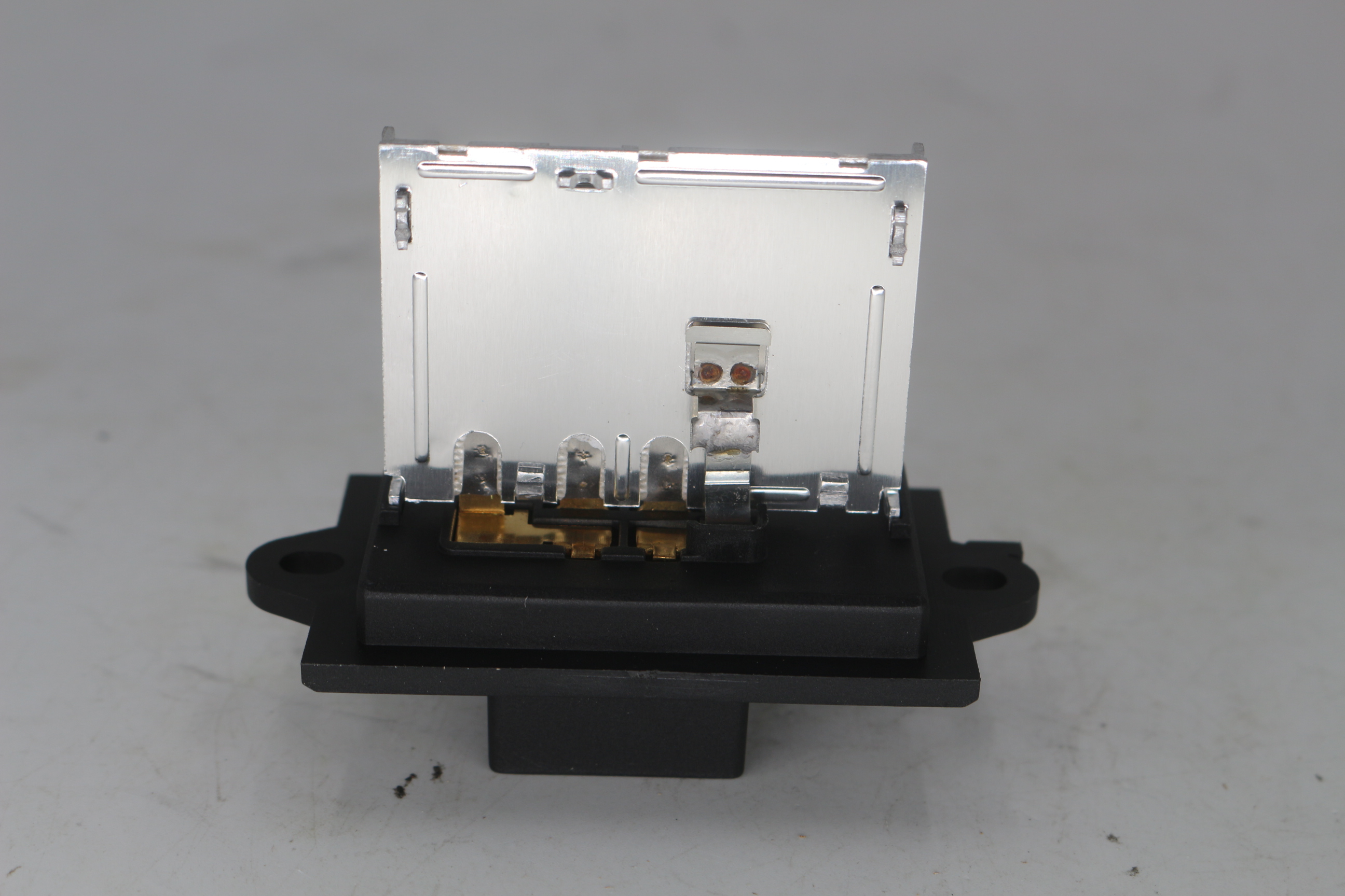 Odpor motoru ventilátoru 68003998AA angle 2