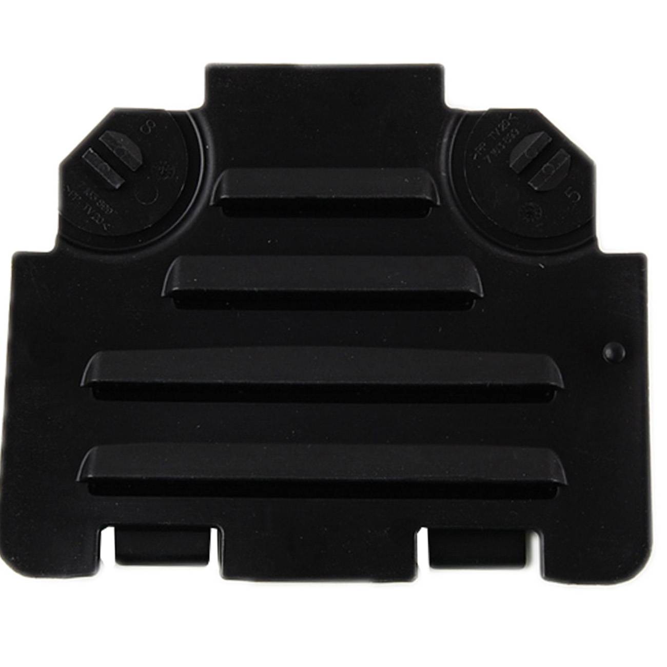 Levý přístupový kryt podběhu předního kola, strana řidiče, BMW E82 E88 E90 E91 51717143849 angle 6