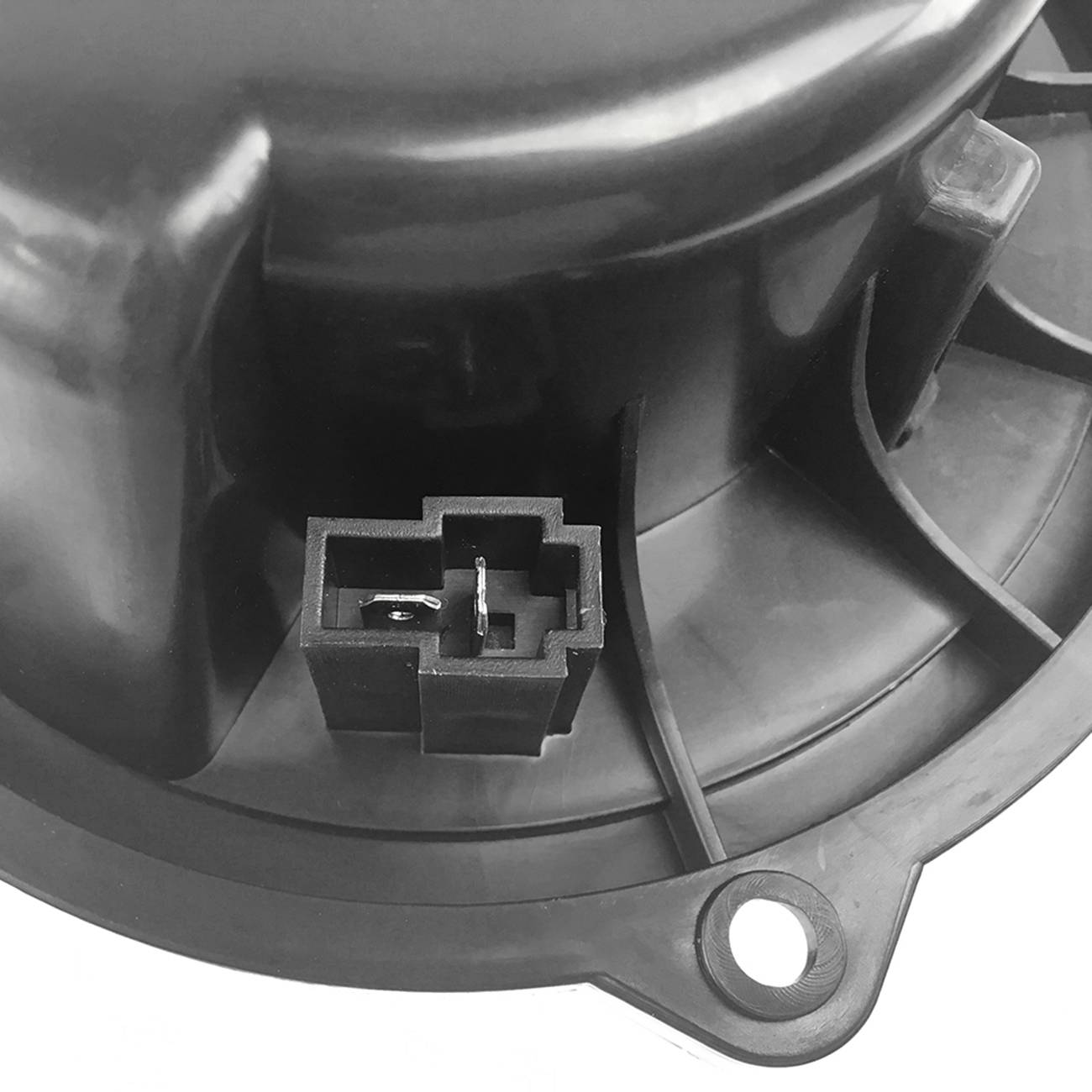 Nový motor ventilátoru klimatizace Suzuki Forenza 2004–2008 a Reno 2005–2008 SZ3126100/7425085Z00 angle 5